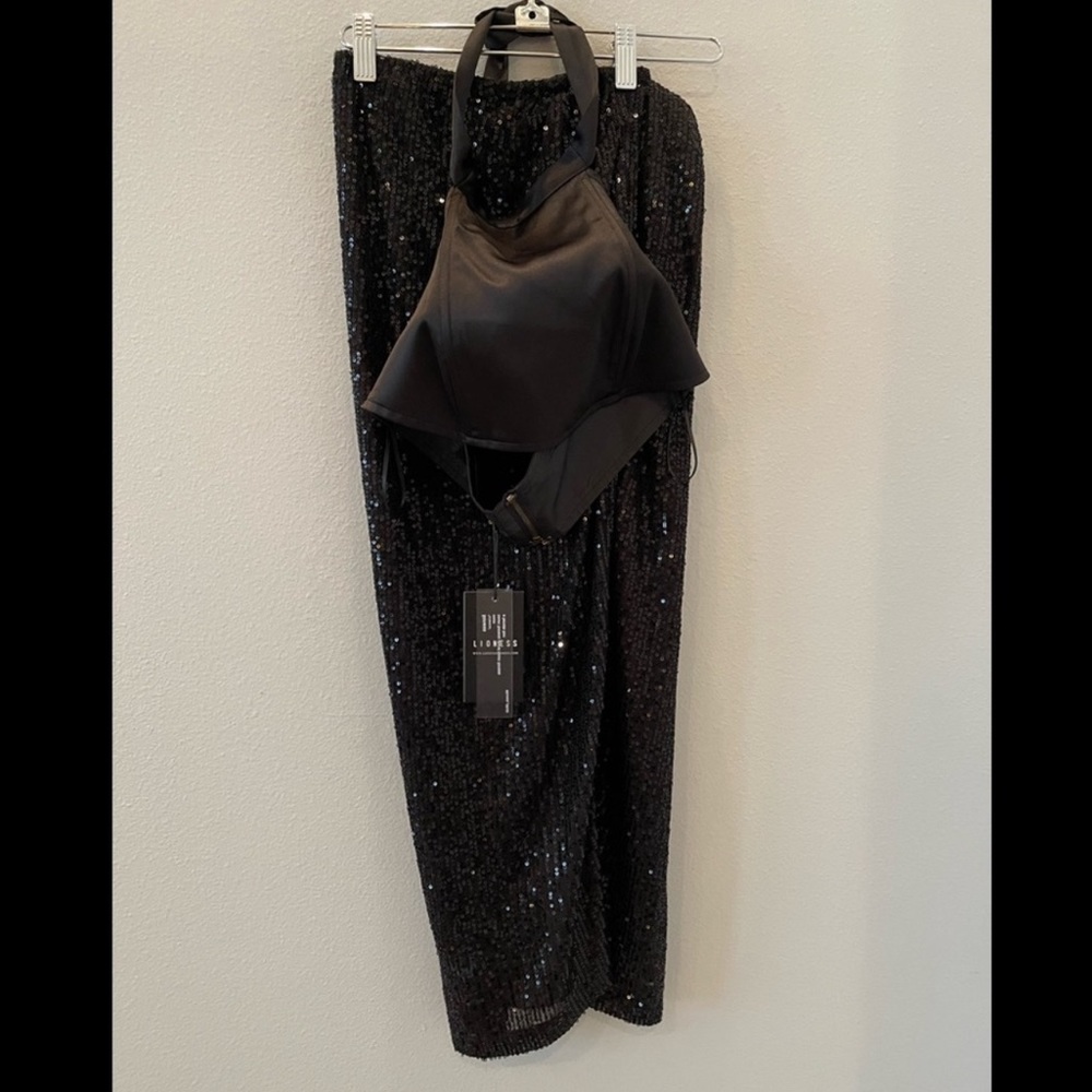 Lioness Halter Top and sequin skirt set xs nwt